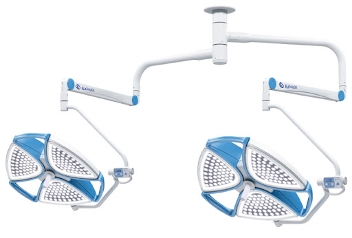 How does the operating lamp affect the view?