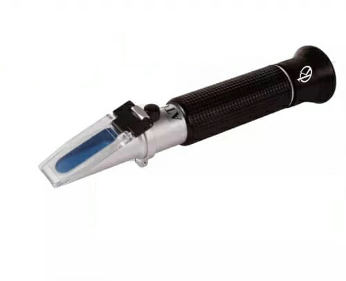 Comparative Review: Kalstein's YR05887/ YR05914 Salinity Refractometers vs. Atago's MASTER-S/MillM